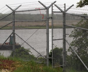  Open gate