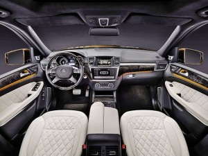 Full-size Benz GL-Class Likes Luxury, Getting Dirty