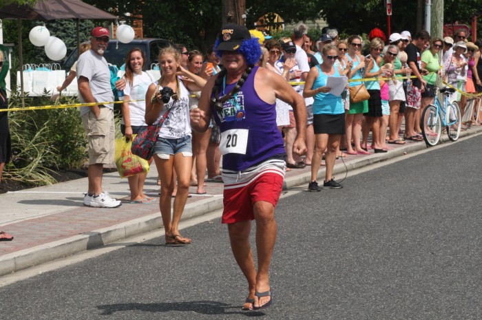 HIGH HEEL RUN