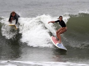 Surf's up: 4 teams advance in all-female event