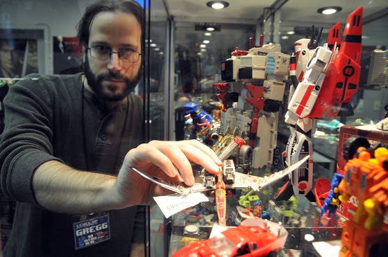 Hamilton Mall community can have say in how storefront diorama takes shape