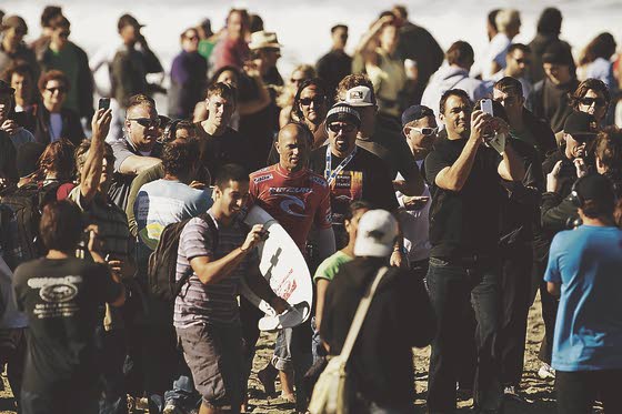 Kelly Slater closes in on 11th world surfing title