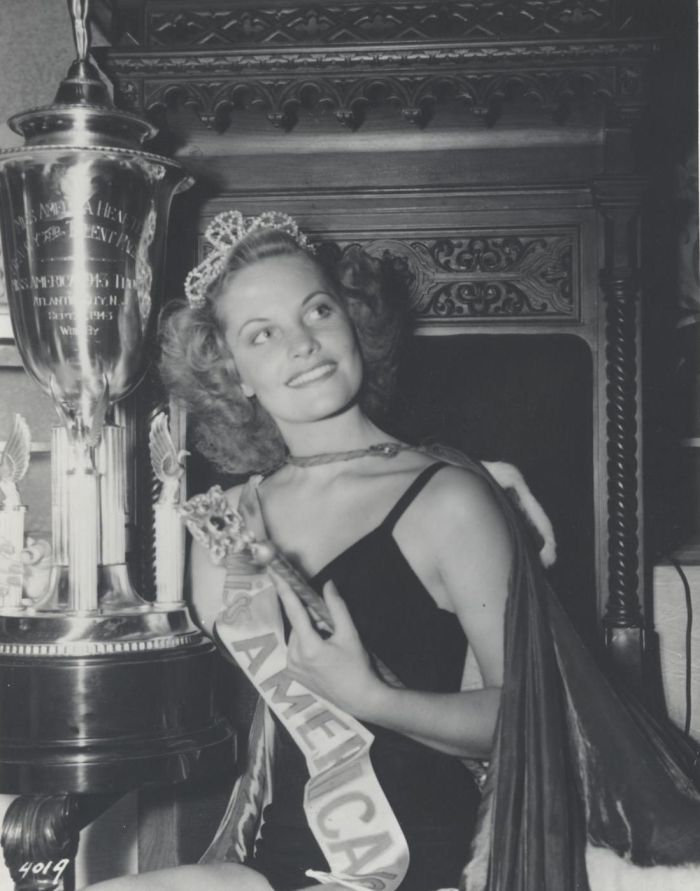 Miss America 1943 004.jpg