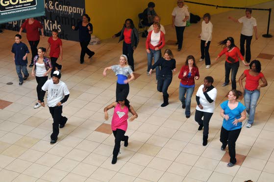 Linwood zumba instructor brings dance flash mob to Hamilton Mall