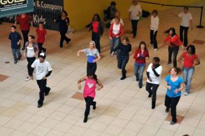 Linwood zumba instructor brings dance flash mob to Hamilton Mall