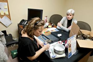 Gilda's Club jewelry appraisal event uses Midas touch to bring in funds
