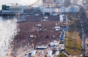 Atlantic City beach concert exceeds crowd size expectations - Living - pressofAtlanticCity.com ...