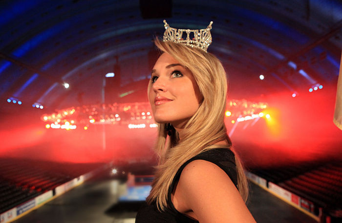 MISS AMERICA RETURNS