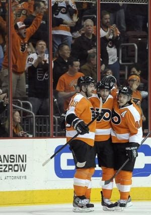 Brayden Schenn's big play saves Flyers