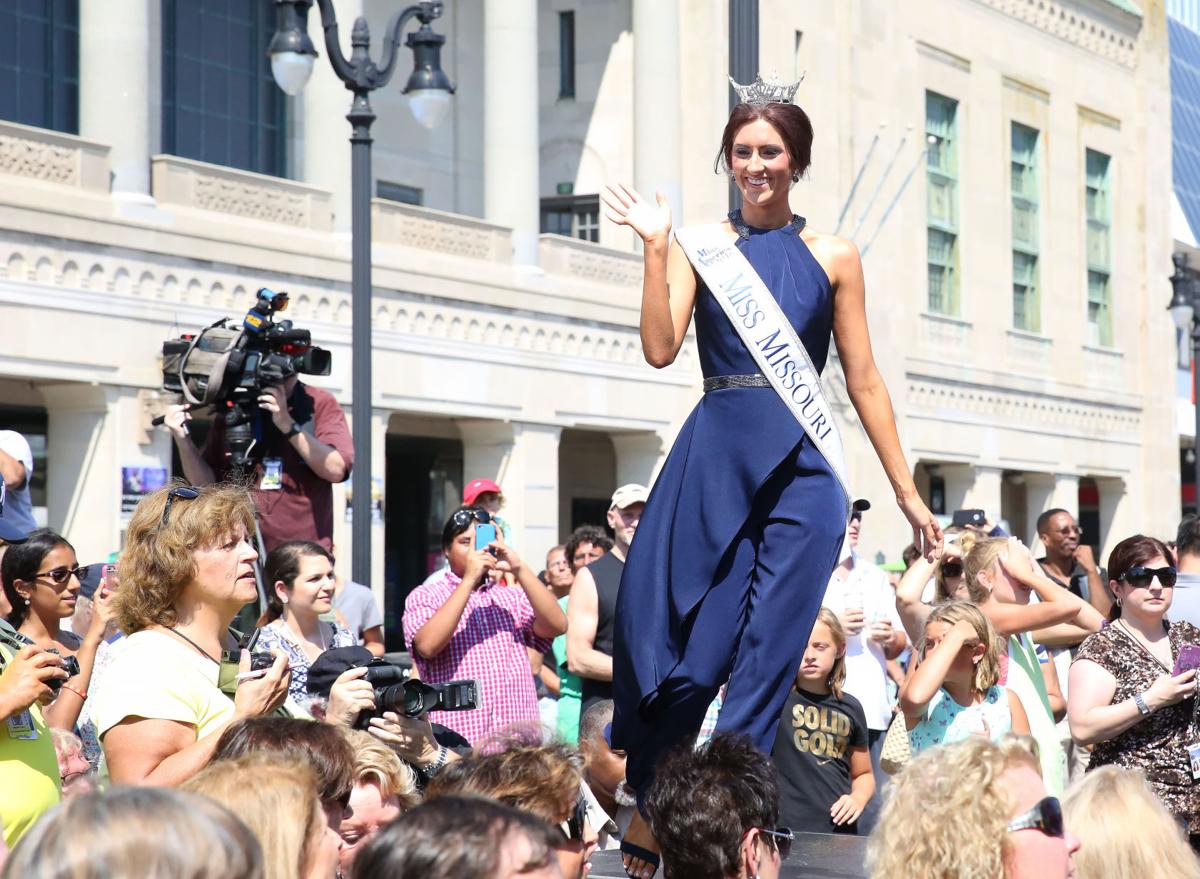 a31 miss a arrival ceremony51.JPG