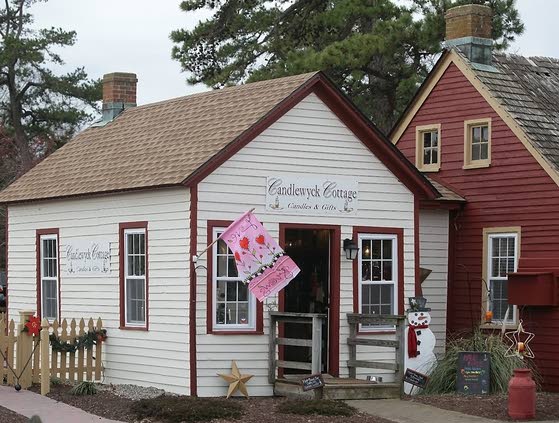 Candlewyck Cottage celebrates first anniversary in Smithville