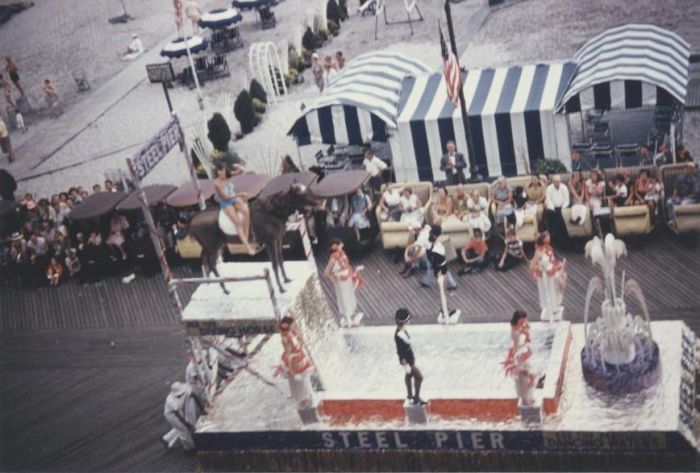 Miss America Parade mid-1950s 01.jpg