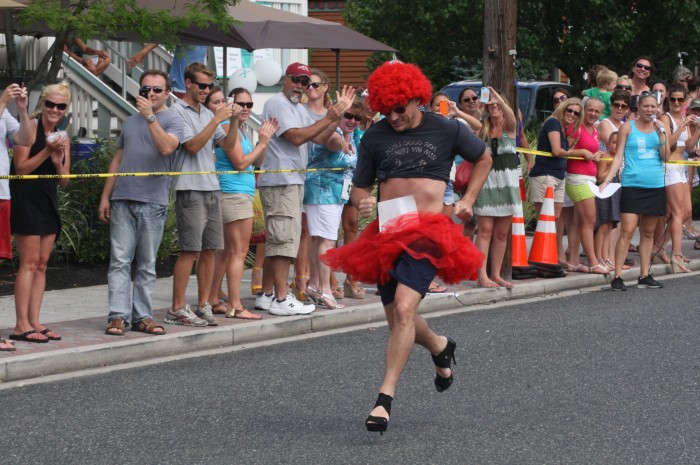 HIGH HEEL RUN