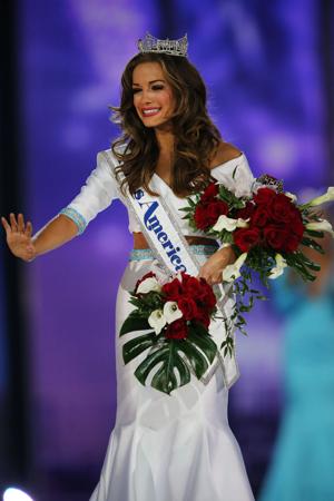 MISS AMERICA DENIES GIVING CONSENT TO RUN NUDE PHOTOS 