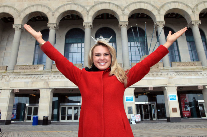 MISS AMERICA RETURNS