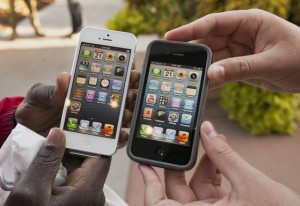Technology review: iPhone evolves into a jewel-like '5'