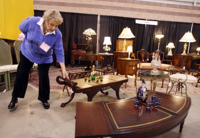 ANTIQUES SHOW
