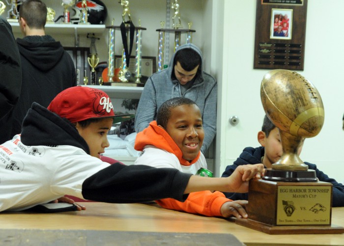 ehht d5 football113121047.jpg