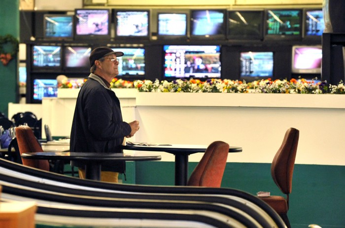 MOBILE GAMBLING RACETRACKS