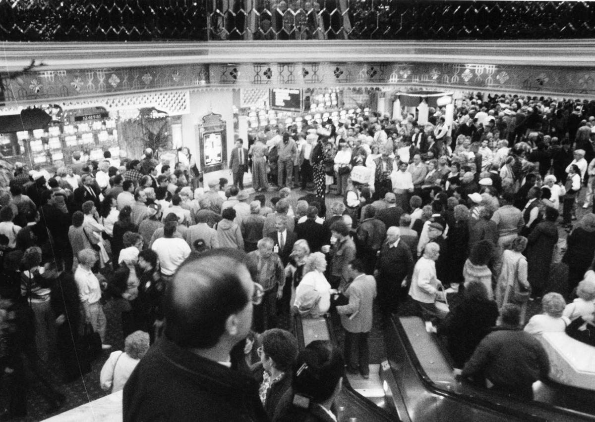 Taj Mahal Opening 12.jpg