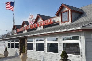 black cat bar and grill
