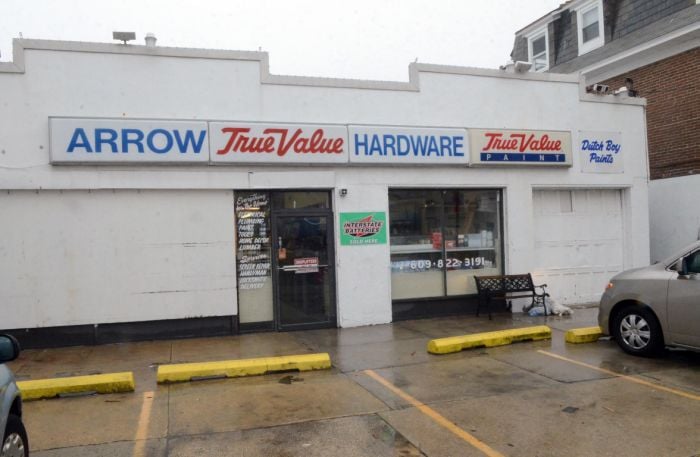 arrow hardware