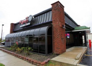 Hibachi chefs put on great show at Momiji in Rio Grande