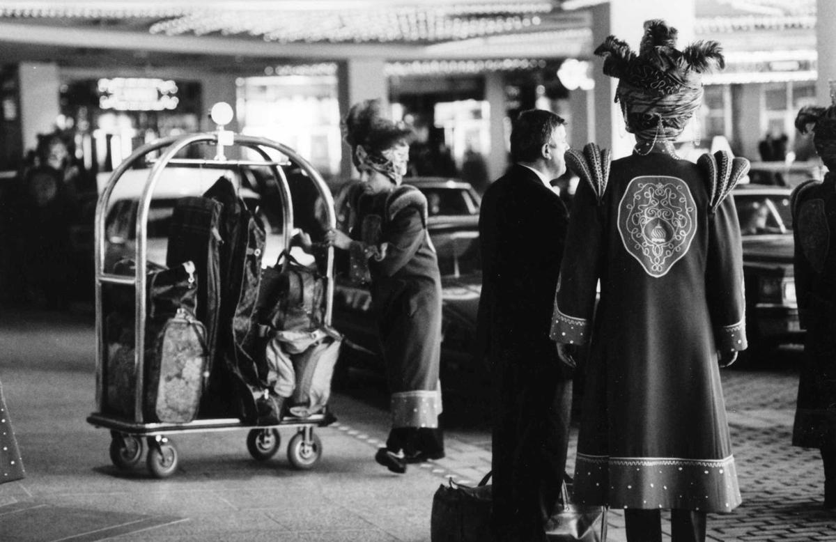 Taj Mahal Opening 17.jpg