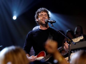 Billy Currington finds right groove on new CD