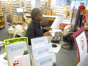 Pleasantville library introduces older residents to computer use
