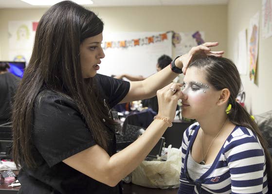 Aesthetic makeup course finishes with Halloween-themed contest