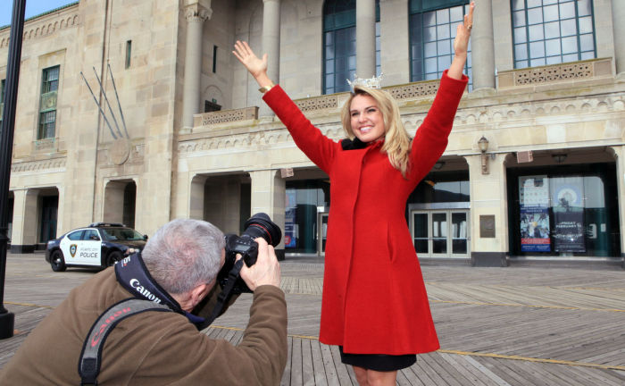 MISS AMERICA RETURNS