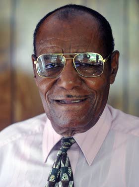 Clifford Mays Jr. (D)