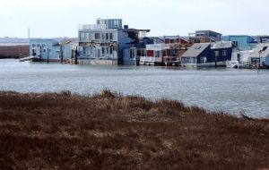 houseboat woes