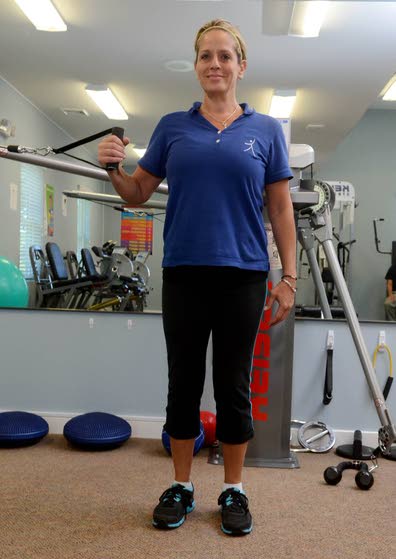 Your workout: Standing abdominal twist
