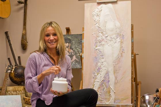 Local artist says she's honored to tell Avalon's stories through her paintings