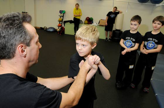 Katz JCC finds krav maga instructor committed to self-defense program