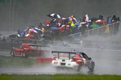 It's a driving rain: 31 teams cope with tricky conditions in slick Grand-Am race at Thunderbolt Raceway