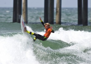 Surfing photo