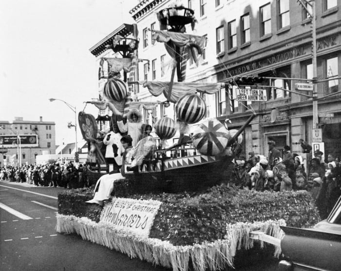 Atlantic City back Christmas with parade, plenty of