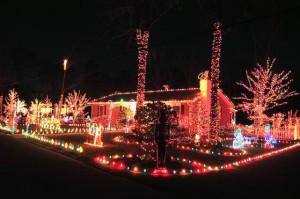 Hurricane Sandy didn't stop EHT man from putting up Christmas light display