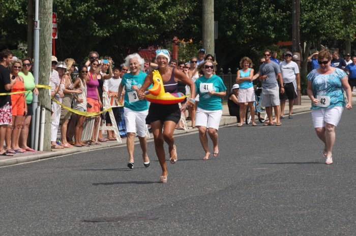 HIGH HEEL RUN