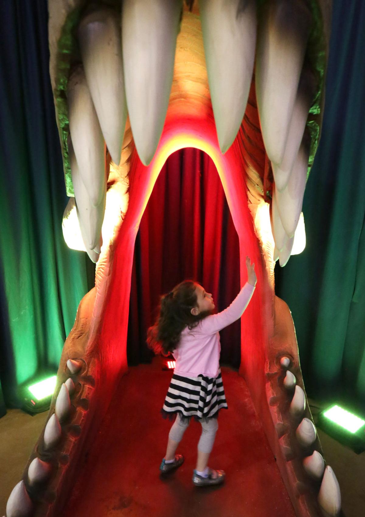 Dinosaur exhibit draws praise, thousands to Atlantic City Breaking