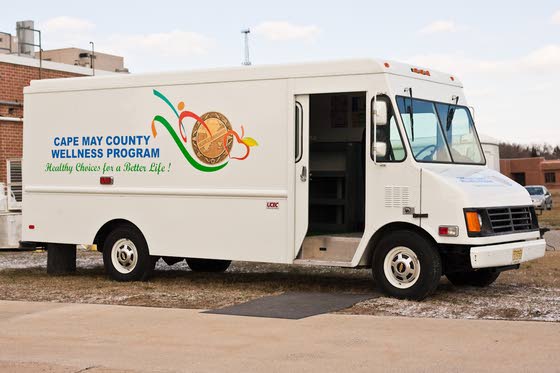 County employees have two new ways to shed pounds, become more healthy