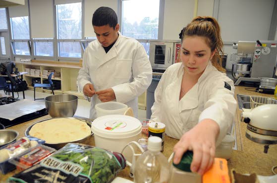 Oakcrest Teen Center sponsors healthy cooking demo for staff