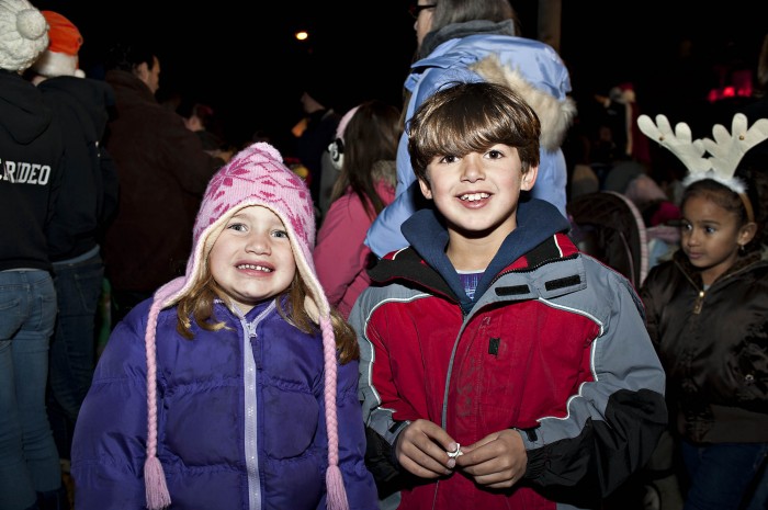 dbml d5 holiday parade113121934.jpg