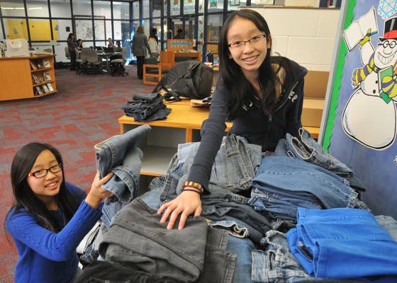 Davies Middle School's NJHS amps up Teens for Jeans drive