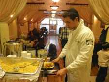 Kosher soup kitchen serves with dignity 