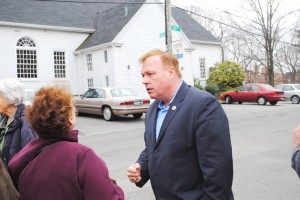 Douglaston cheers old street names 1