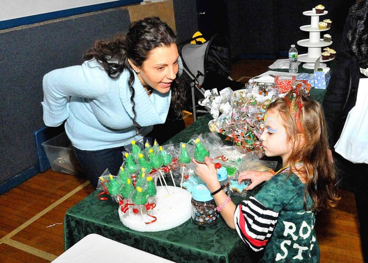 Residents flock to Ave Maria for shopping blitz